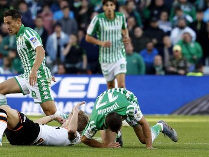 Guardado se impone a Wass. 