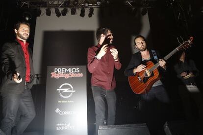 Vetusta Morla durante su actuaci&oacute;n improvisada (y en tinieblas) en los Premios Rolling Stone 2014.