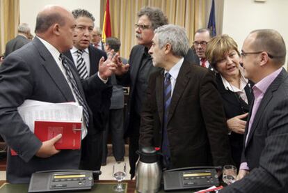 Los miembros de la comisión del Pacto de Toledo, durante la reunión de ayer.