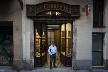 Carles Torrente, propietario de la tienda Pararrayos Torrente.