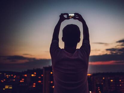 ¿Abstemios, caseros y solitarios? IGen: retrato de los jóvenes criados con móvil e Instagram