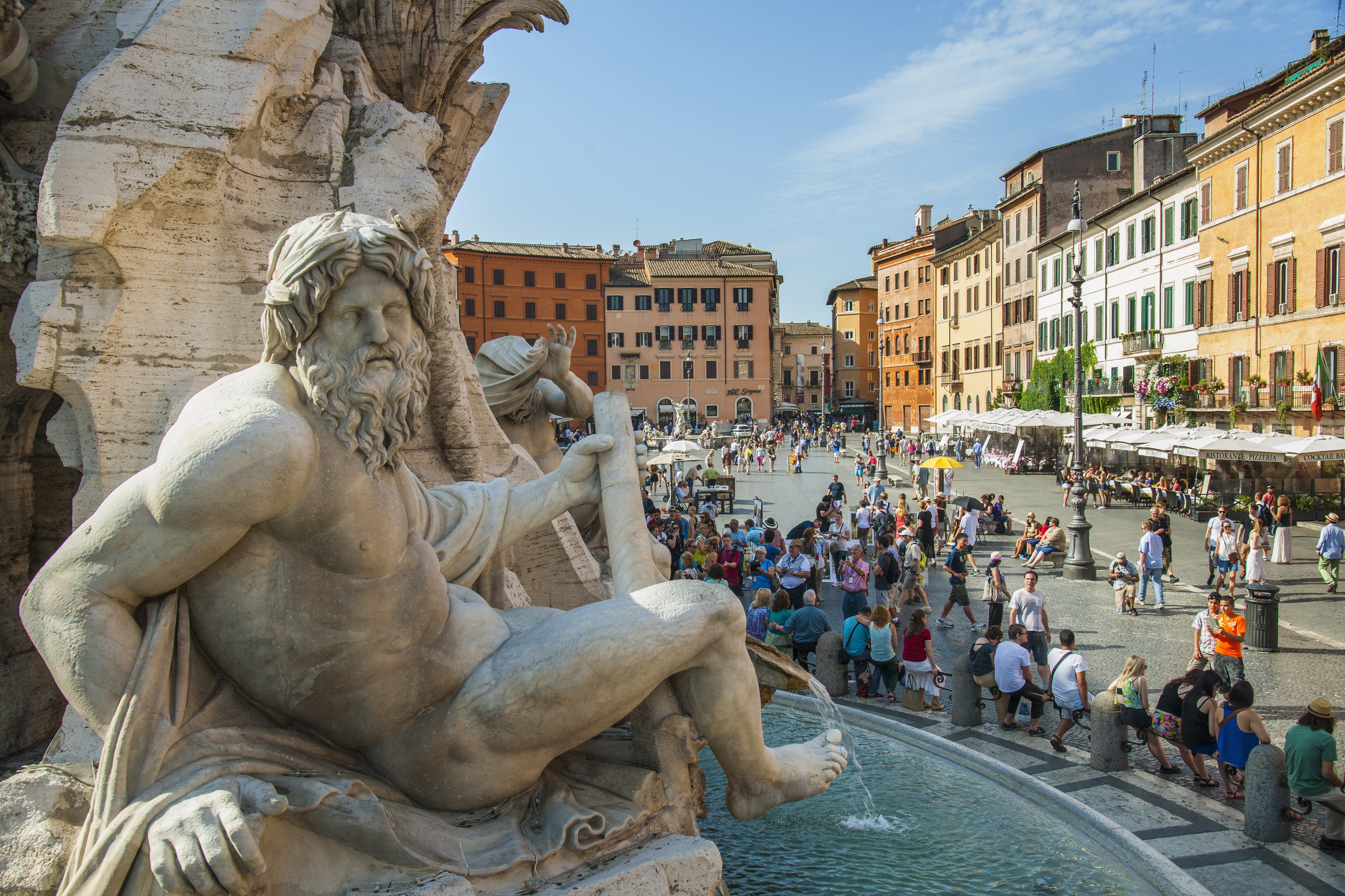 Detalle de la fuente de los Cuatro Ríos de la Piazza Navona, en Roma.