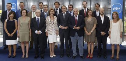 Montoro, Cospedal, Arenas, Cobo y alcaldes del PP tras la reunión.