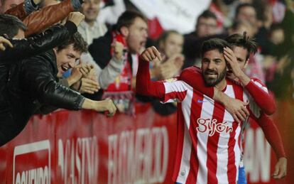 Carmona celebra uno de los goles que le marcó a Osasuna.