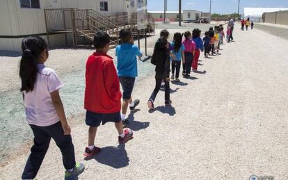 Menores en el centro de detención familiar de Dilley, Texas