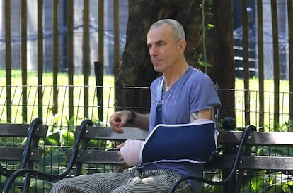 Daniel Day-Lewis fotografiado recientemente en un parque de Nueva York.