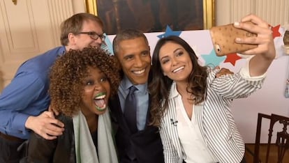 Obama em seu encontro com três youtubers.