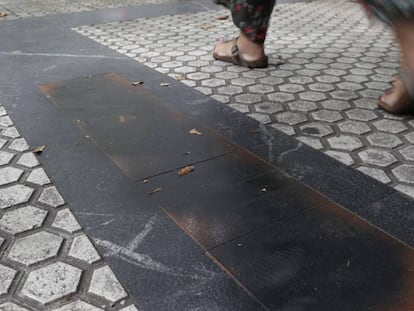 Las placas en memoria de cinco víctimas del terrorismo han sido saboteadas en San Sebastián. 