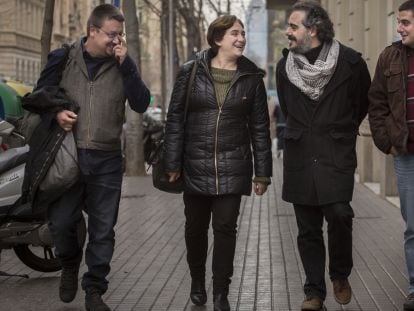 De izquierda a derecha, Domènech (Procés), Colau (Guayem Barcelona), Viejo (Podemos) y Arrufat (CUP), el viernes en Barcelona.