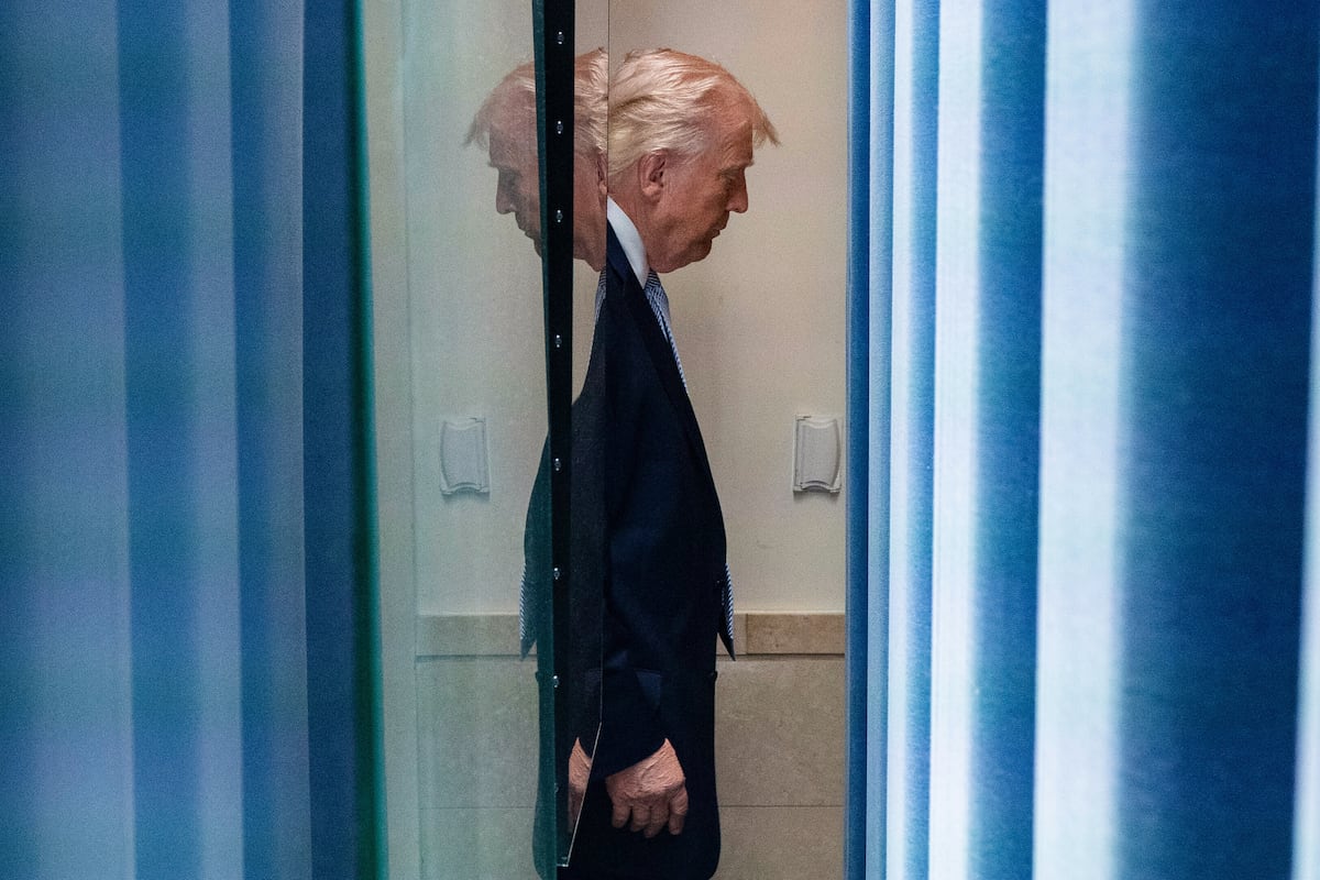 Trump Warns Iran of Rapid Destruction Amid Escalating Tensions