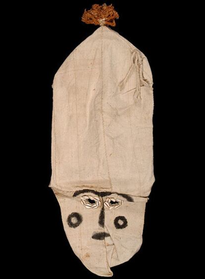 <i>Bakhana-teje.</i> Gorro Wolof (Malí) del herrero para las circuncisiones.