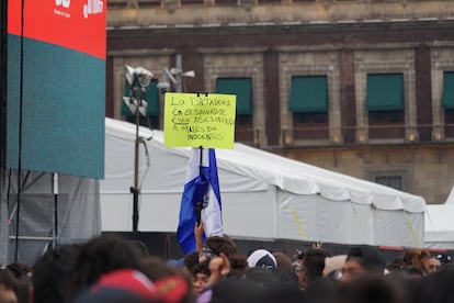 Pancarta en contra del gobierno de El Salvador.