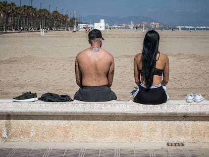 Turistas en una de las playas de Valencia.