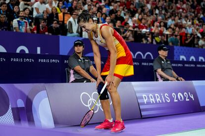 Marín regresa a la cancha cojean tras colocarse una aparatosa rodillera.