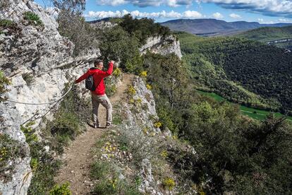 El paisaje desde la senda El Agin, en el parque natural de Izki.