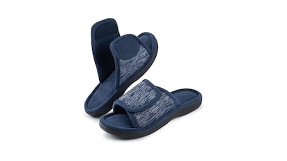 The best men's slippers on Amazon.