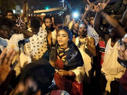 Las mujeres desempeñan un papel central en las protestas contra Omar al Bashir.