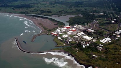 La central nuclear Laguna Verde, al norte del Estado de Veracruz, en octubre de 2005, cuando el afluente del rio Tecolutla se desbordó.