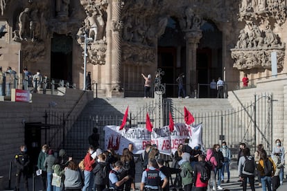 Huelga indefinida de trabajadores de la Sagrada Familia.