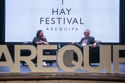 El chef Gastón Acurio y el director de EL PAÍS América, Javier Moreno.