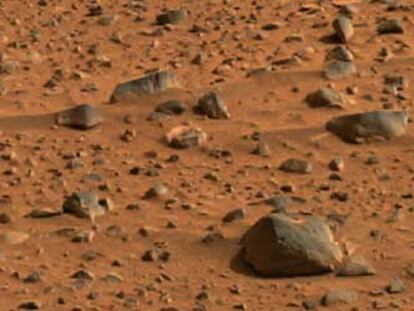 Una vista de la superficie de Marte tomada por el <i>Spirit</i> de la NASA.