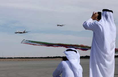 Dubai and Boeing 777 aircrafts