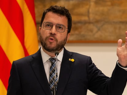 El presidente de la Generalitat, Pere Aragonès, en una comparecencia ante la prensa en la que ha desvinculado este jueves la reunión de la mesa de diálogo con el Gobierno, este jueves.