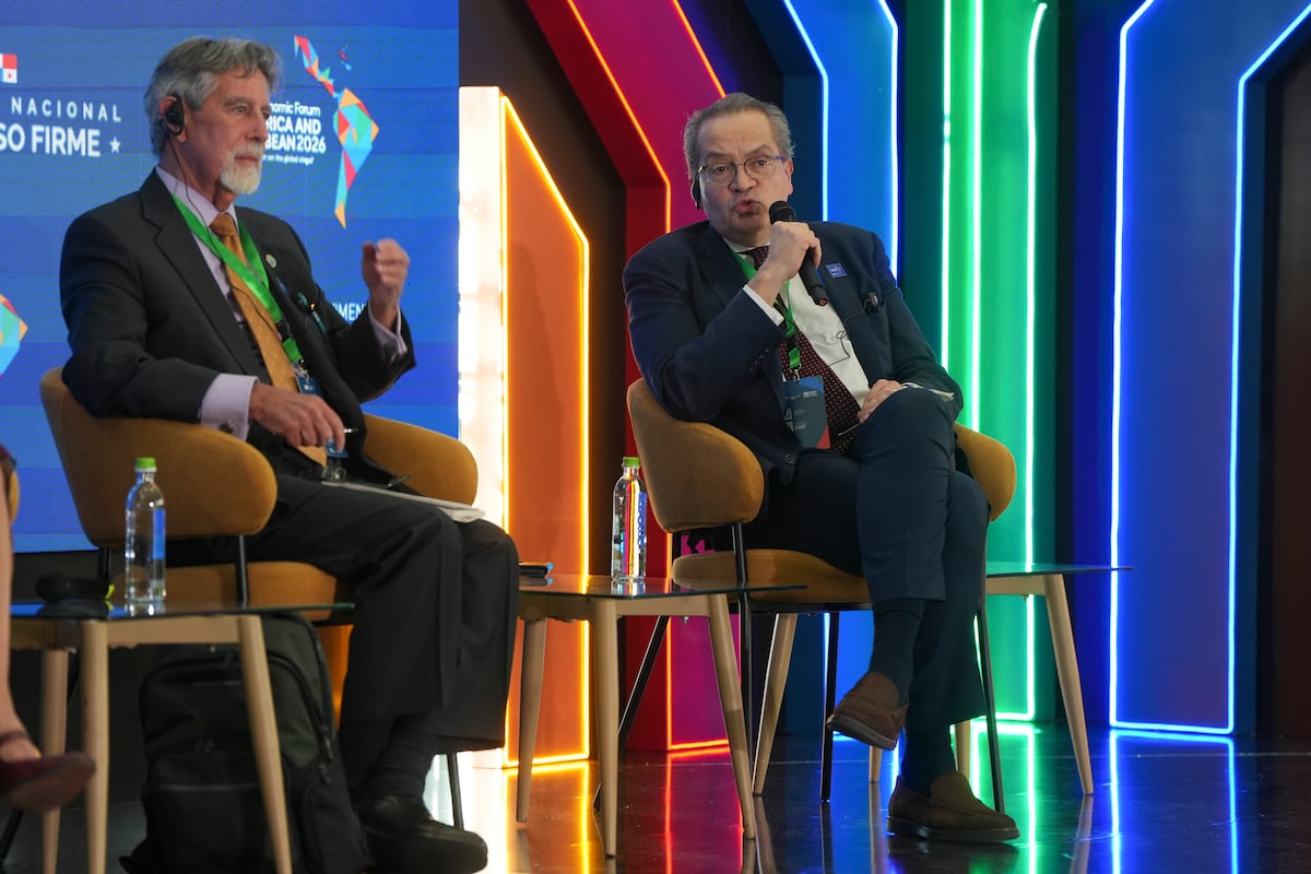 Democracias latinoamericanas enfrentan crisis multidimensionales