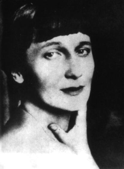 La poeta rusa Anna Ajmátova (1889-1966).