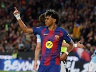 Lamine Yamal pide el cambio tras marcar de penalti ante el Celta.
