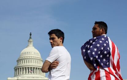 La bandera de EE UU se entremezcló en la marcha con las de El Salvador, Ecuador o México.