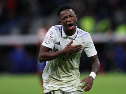 Vinicius celebra su gol al Atlético en el Bernabéu.