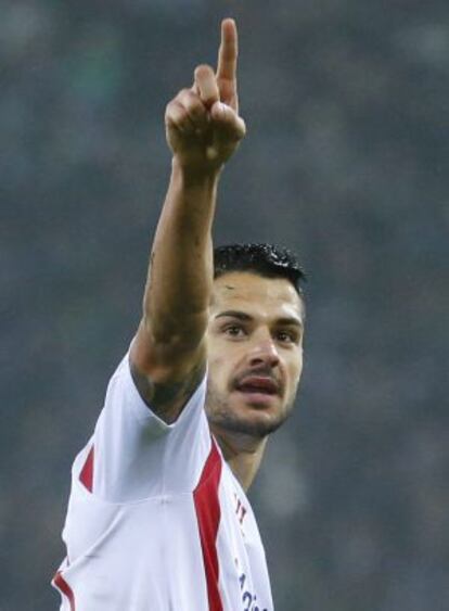 Vitolo celebra un gol en la Liga Europa