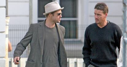 Brad Pitt y su entonces guardaespaldas, Mark Billingham, en 2007.