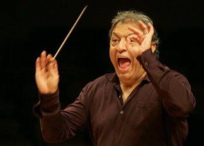 El director indio Zubin Mehta, ayer en el Auditorio Nacional. 

/ BERNARDO PÉREZ