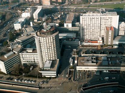 Vista general del complejo hospitalario La Paz de Madrid desde la Torre de Cristal, sede de KPMG, en Madrid.