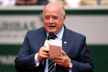 El presidente de la Federación Francesa de Tenis (FFT), Bernard Giudicelli, confirmó este lunes que el torneo de Roland Garros se disputará en septiembre, tras aplazarse por la pandemia, y con público si es posible.