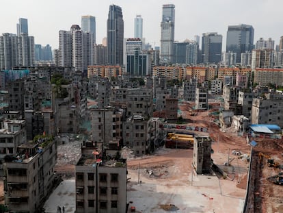 Vista del desarrollo del área de Xiancun, vista desde un edificio de nueva construcción en Guangzhou (China).