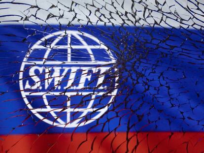 Siete bancos rusos son los excluidos del sistema de pagos Swift por la UE