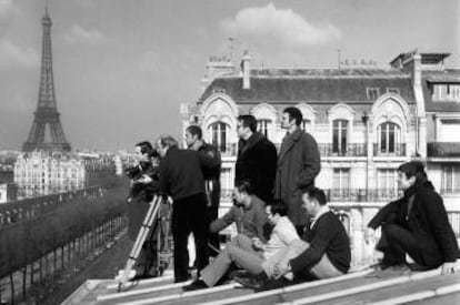 Francois Truffaut en el rodaje de la película STOLEN KISSES (1968)