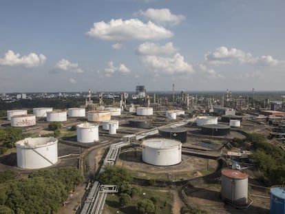 Los tanques de la refinería de Ecopetrol en Barrancabemeja (Colombia).