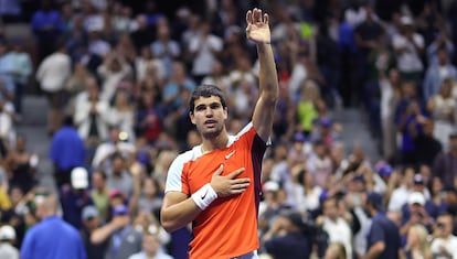 Alcaraz celebra su triunfo en la final contra Ruud.