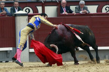 Morenito de Aranda, en el segundo toro de la tarde.