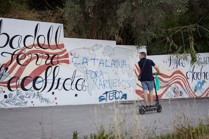 Dvd 1257
Sabadell, 17/07/2025
Reportaje auge extrema derecha en Cataluña. Pintadas xenofobas en Sabadell.
Foto: Gianluca Battista