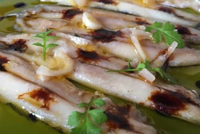 Boquerones con vinagre de arroz