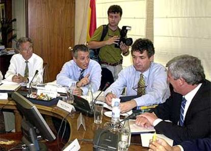 Juan Padrón, Gerardo González, Ángel María Villar y Pedro Tomás, en una reunión federativa.