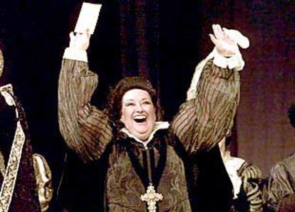 Montserrat Caballé, anoche al finalizar la representación de la ópera <i>Enrique VIII</i> en el Liceo de Barcelona.