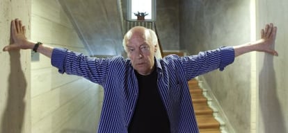 Eduardo Galeano, que participa en la Feria del Libro de Sevilla.