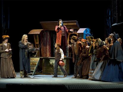 Escena del musical<i> Sweeney Todd,</i> en un montaje de Mario Gas.