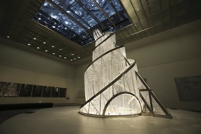 'Fonte de luz', do artista chinês Ai Weiwei, no Louvre de Abu Dhabi (Emirados Árabes Unidos). Aproximadamente 5% do museu está dedicado a arte moderna e contemporânea.